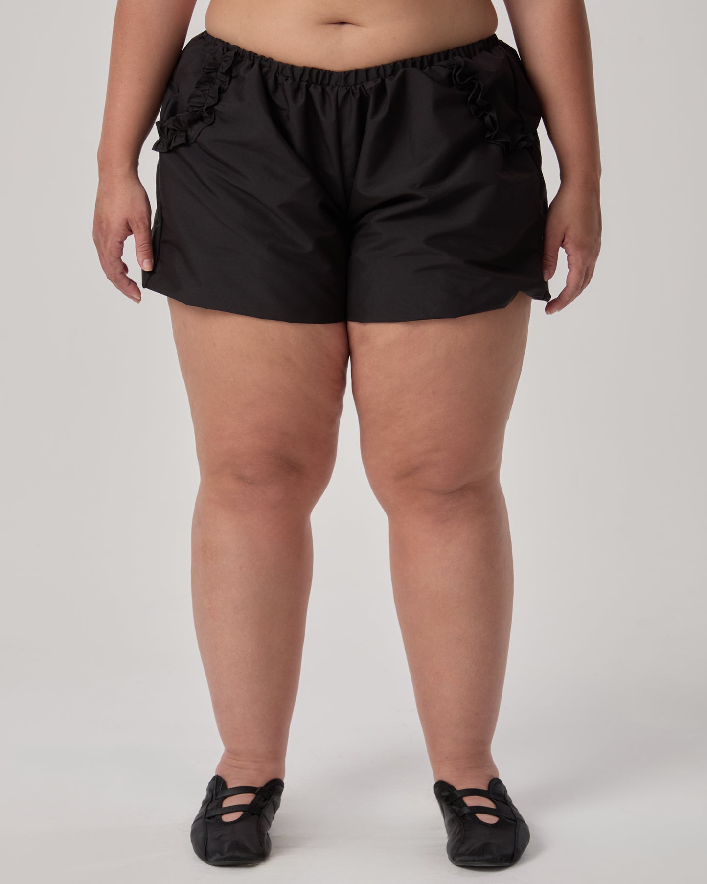 SHORTS BALONÊ CELINE PRETO