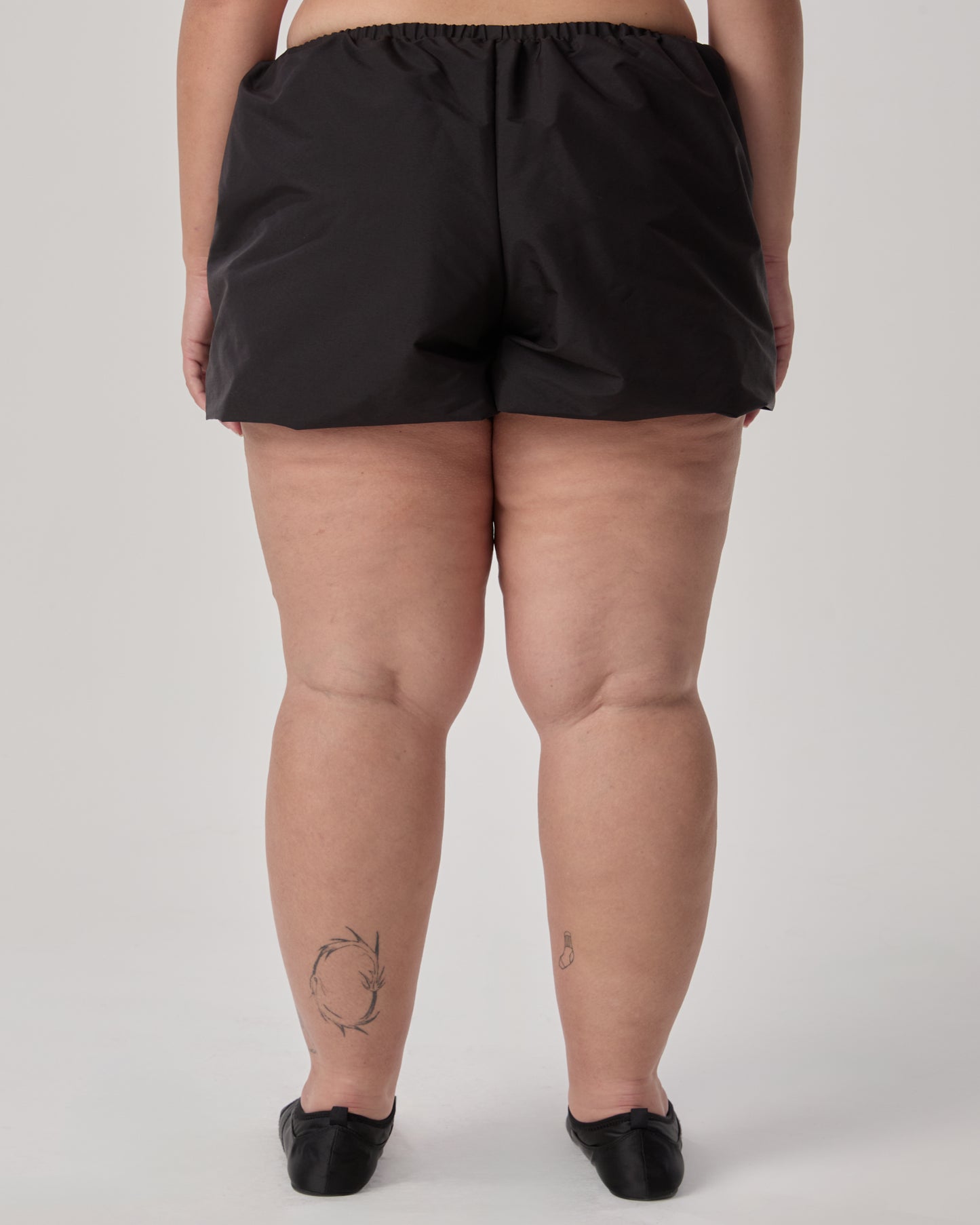 SHORTS BALONÊ CELINE PRETO