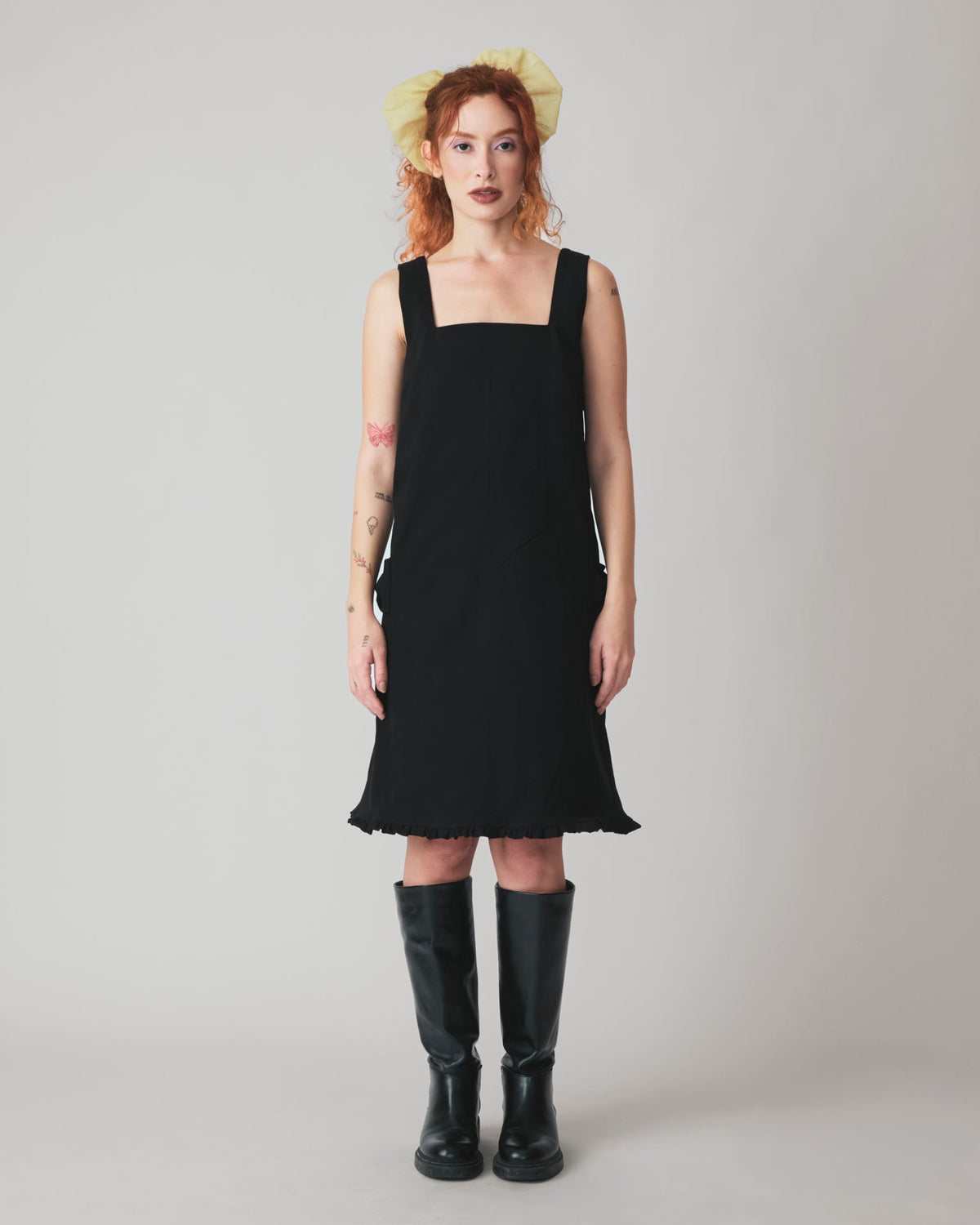 Vestido Reto Nancy Preto — look frente