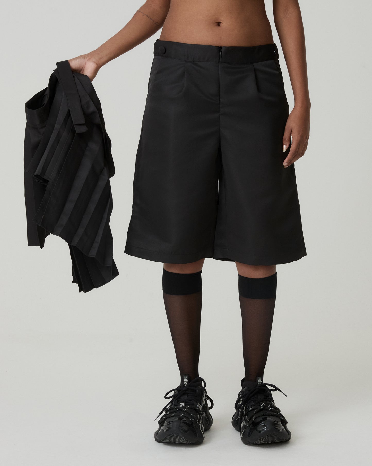 Shorts Saia Lily preto