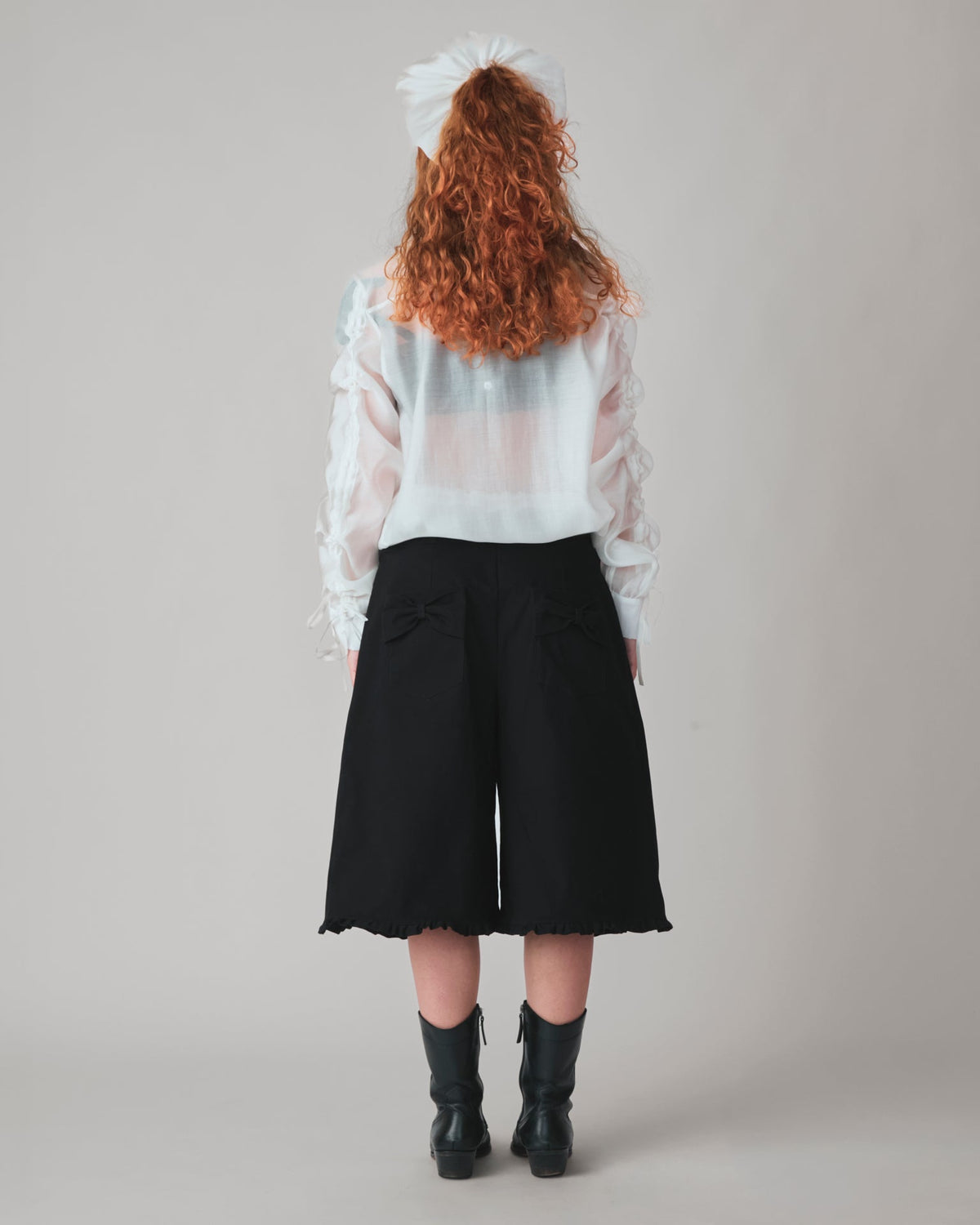 Jorts Leoni Preto — look costas